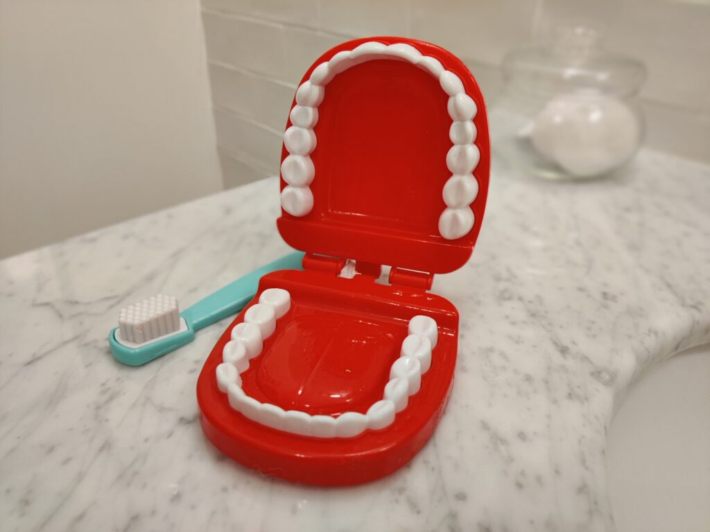 Pierwsza wizyta dziecka u dentysty - jak się przygotować?